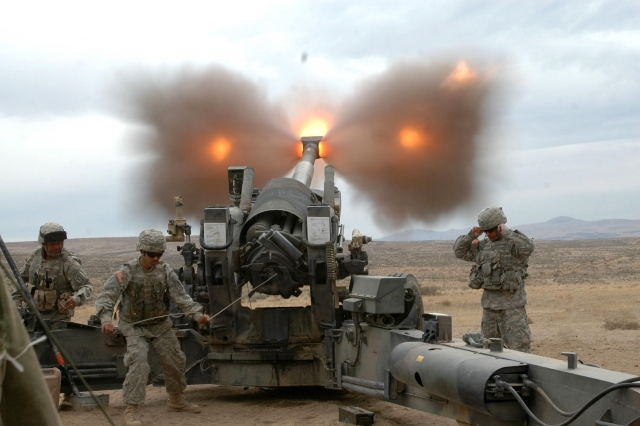 155-mm-howitzer-firing-size0-army.mil-2008-10-10-152723.jpg