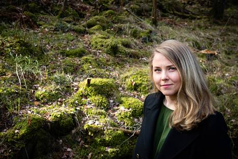 Filosofian maisteri Heidi Ruotsalainen väittelee Suomen sotilasasiamiesjärjestelmän historiasta toukokuussa Maanpuolustuskorkeakoulussa.
