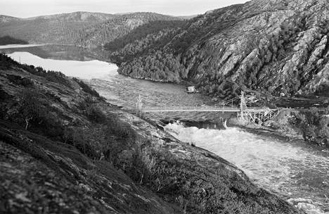 Paatsjoen ylittävä silta Kolttakönkäällä Petsamossa 1939.
