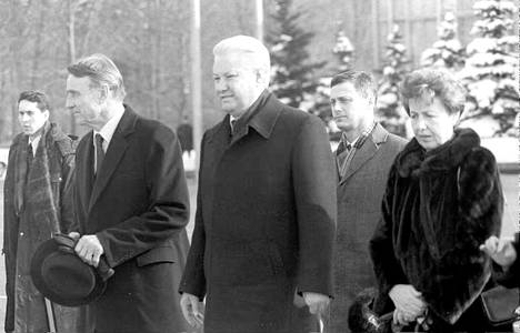 Venäjän presidentti Boris Jeltsin isännöi suomalaista virkaveljeään Mauno Koivistoa ja rouva Tellervo Koivistoa valtiovierailulla maaliskuussa 1993.