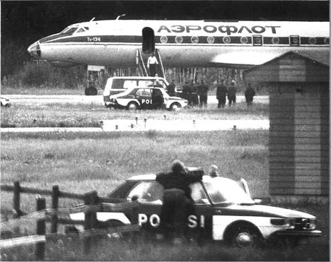 Kaapattu Aeroflot onnistuttiin heti eristämään omalle alueelleen Helsinki-Vantaan lentokentällä heinäkuussa 1977.