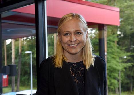 Kansanedustaja Elina Lepomäki kokoomuksen puoluekokouksessa Porissa Isomäen jäähallissa sunnuntaina 6. syyskuuta 2020.