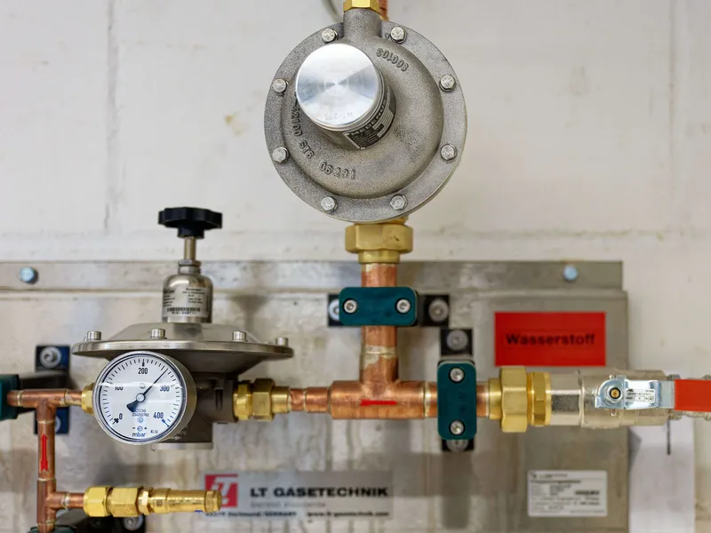 Ukraina aikoo katkaista Venäjältä Eurooppaan kulkevan maakaasun virran tämän vuoden lopussa. Ukraina aikoo katkaista Venäjältä Eurooppaan kulkevan maakaasun virran tämän vuoden lopussa.