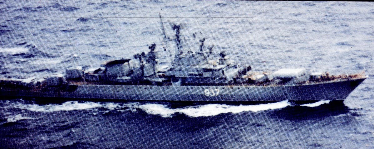 Krivak-luokan fregatti kuvattuna Karibianmerellä vuonna 1985.