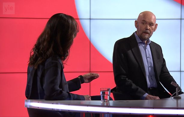 Renaz Ebrahimi ja Esko Valtaoja Sannikan keskusteluohjelmassa. Renaz Ebrahimi ja Esko Valtaoja Sannikan keskusteluohjelmassa.