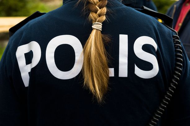 Malmössä ammuttiin 30-vuotias nainen, jolla oli pieni lapsi sylissään. 