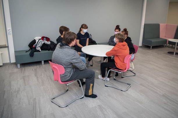 Oppilasalueiden välillä ovat kasvaneet erityisen voimakkaasti erot vieraskielisen väestön osuuksissa. Oppilasalueiden välillä ovat kasvaneet erityisen voimakkaasti erot vieraskielisen väestön osuuksissa.