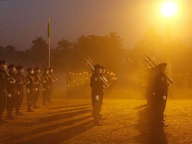 Yhdysvallat on asettanut uusia pakotteita Myanmarin sotilasjuntan johtohenkilöille. Yhdysvallat on asettanut uusia pakotteita Myanmarin sotilasjuntan johtohenkilöille.