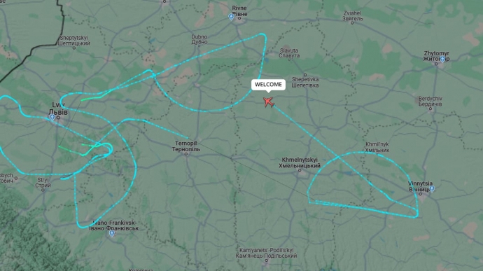 The Air Force explained what mysterious plane has been circling over Ukraine for the second day The Air Force explained what mysterious plane has been circling over Ukraine for the second day