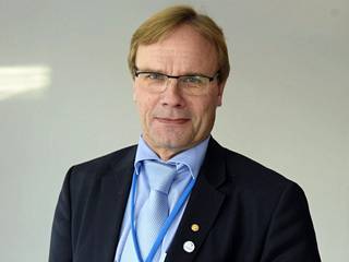 Neurologian emeritusprofessori ja Suomen Aivot ry:n puheenjohtaja Risto O. Roine.