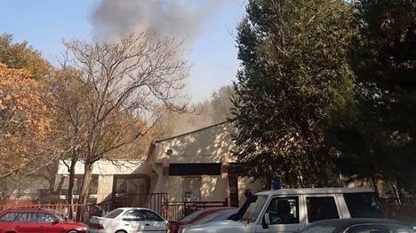 Kabulissa Afganistanissa on raportoitu kaksi räjähdystä ja tulitusta lähellä sotilassairaalaa. 