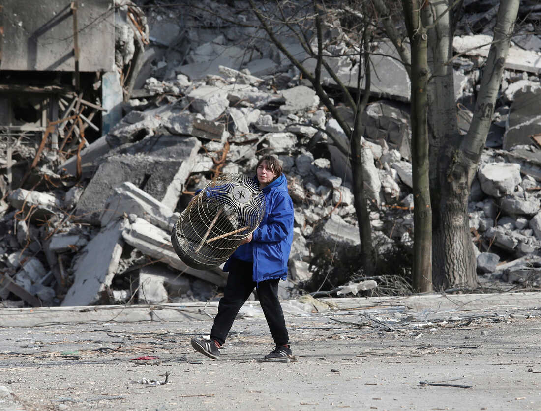 2022-03-31t185155z_771913029_rc2rdt96p5fb_rtrmadp_3_ukraine-crisis-mariupol-edit_custom-8ff9fbaaf59f0f36f5f92d2bb88a5e6a5a41ef81-s1100-c50.jpg
