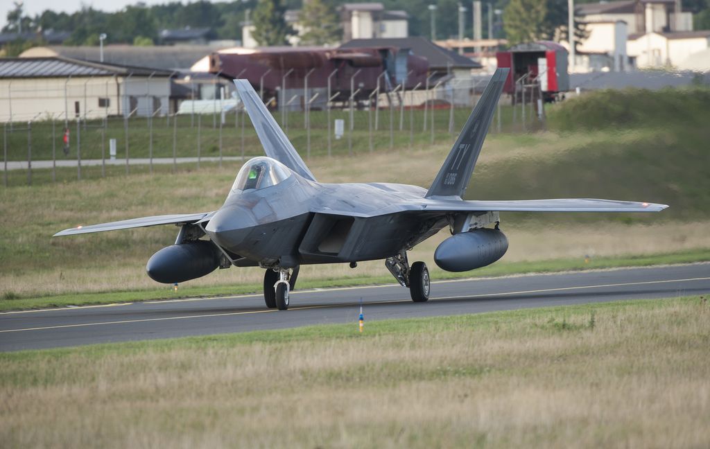 F-22-to-move-to-Poland.jpg