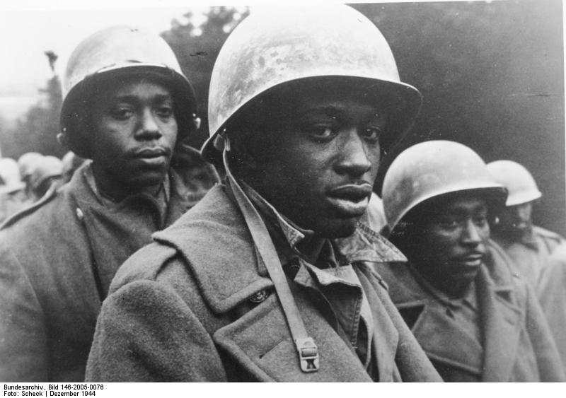 Bundesarchiv_Bild_146-2005-0076%2C_Ardennenoffensive%2C_US-Gefangene.jpg
