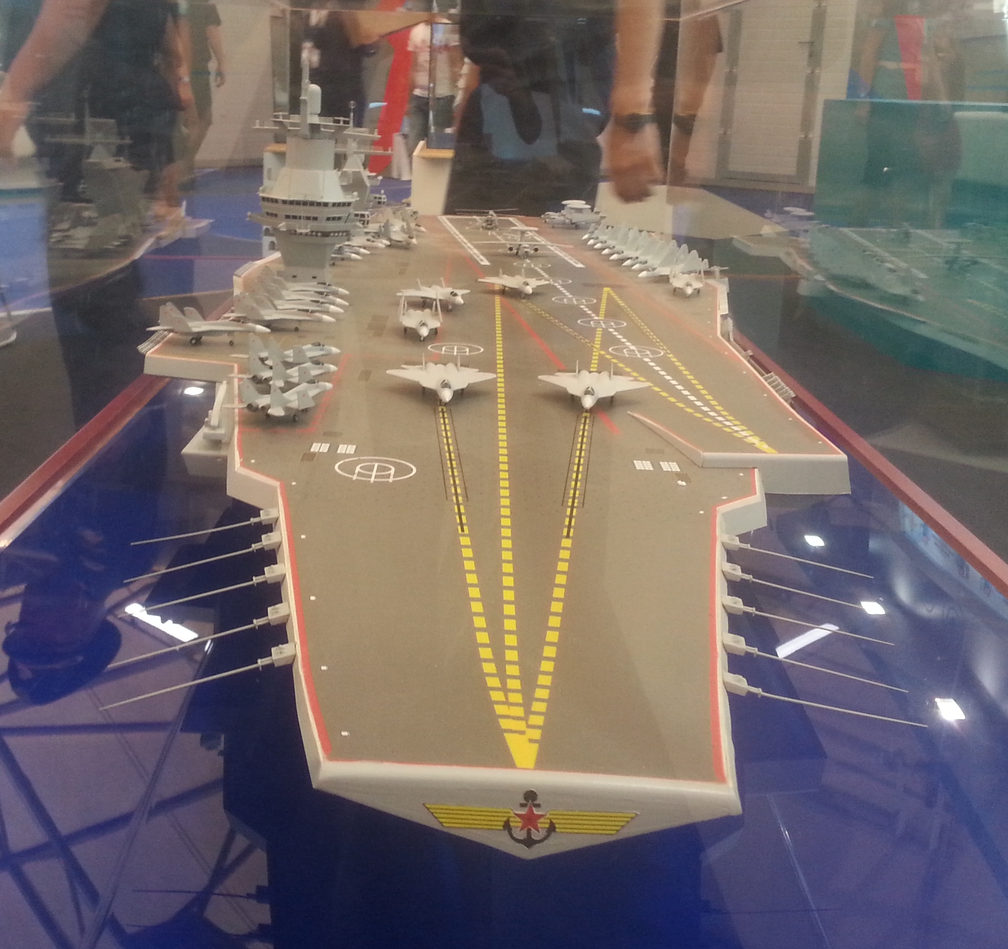 Model_aircraft_carrier_project_23000E_at_the_%C2%ABArmy_2015%C2%BB_2.JPG