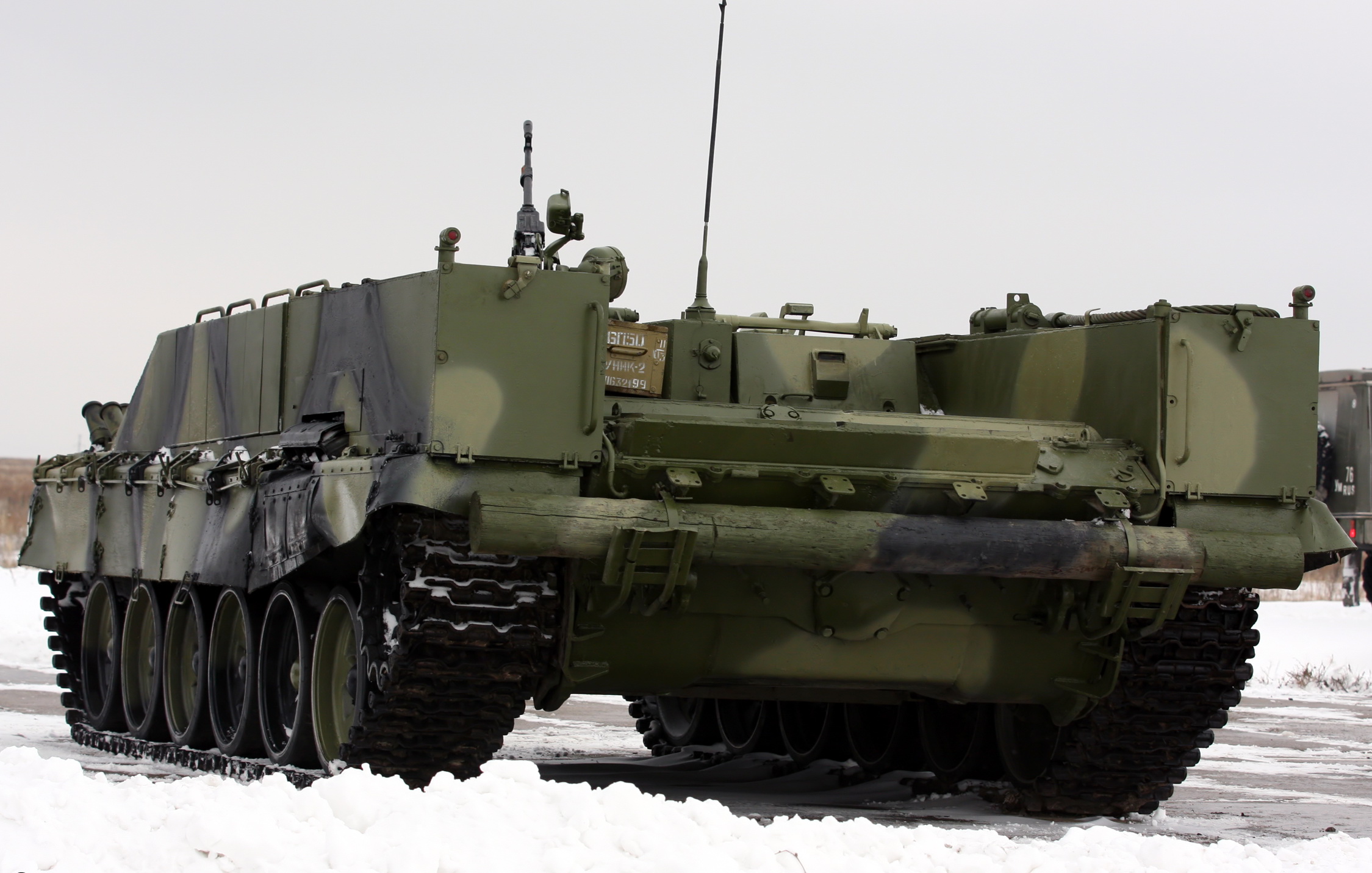 Heavy_flamethrower_personnel_carrier_BMO-T_%284%29.jpg
