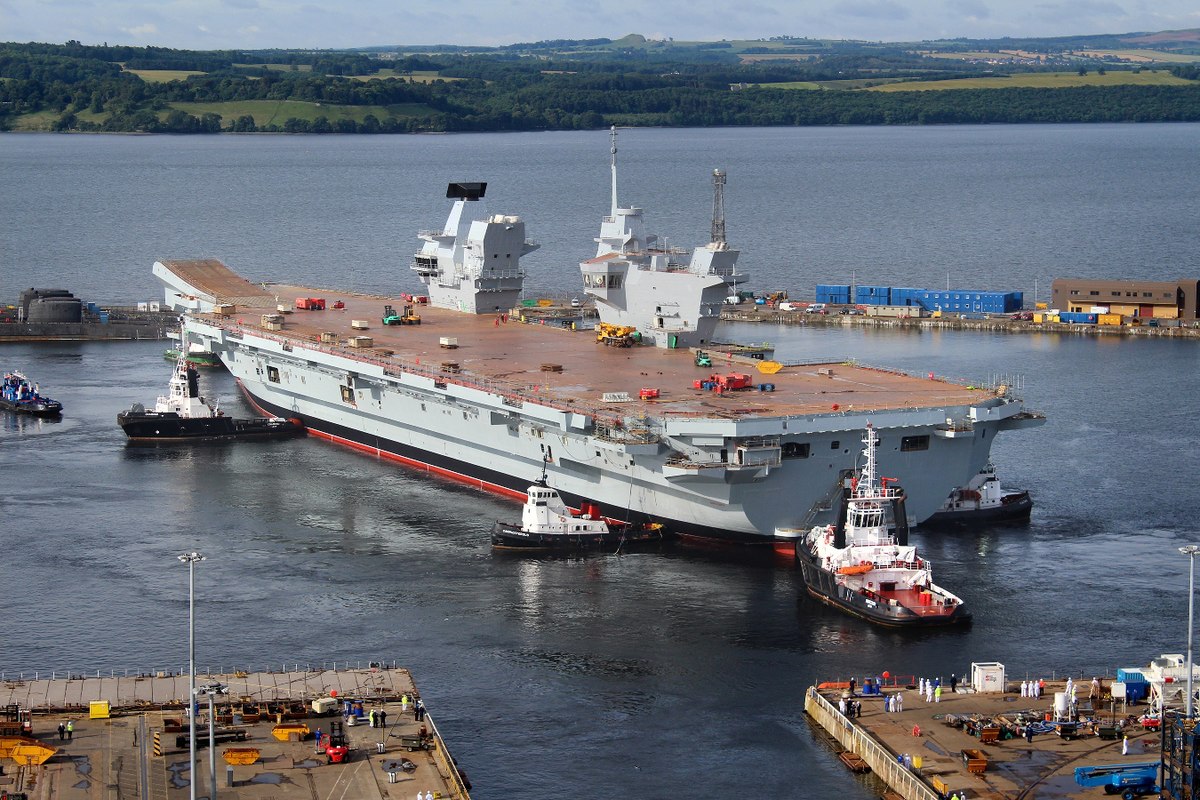 1200px-HMS_Queen_Elizabeth_in_Rosyth_Dockyard_MOD_45158229.jpg