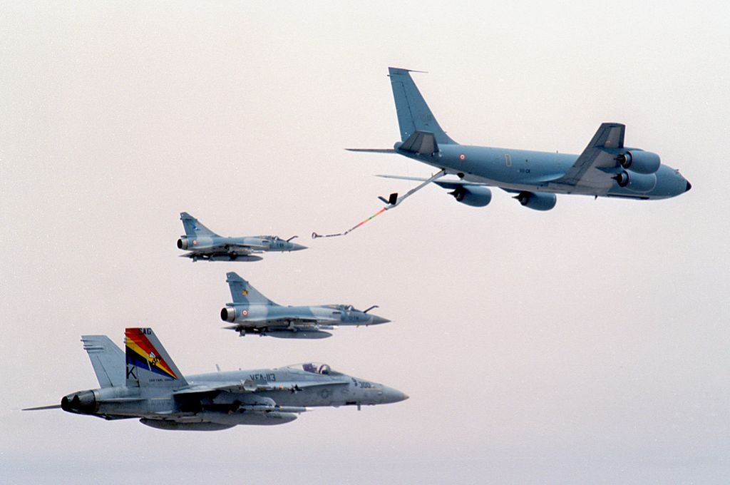 1024px-KC-135F_refueling_Mirage_2000_and_F-18C_1994.JPEG