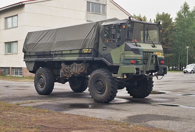 800px-Sisu_SA-150_military_truck_Jun2009_001.jpg
