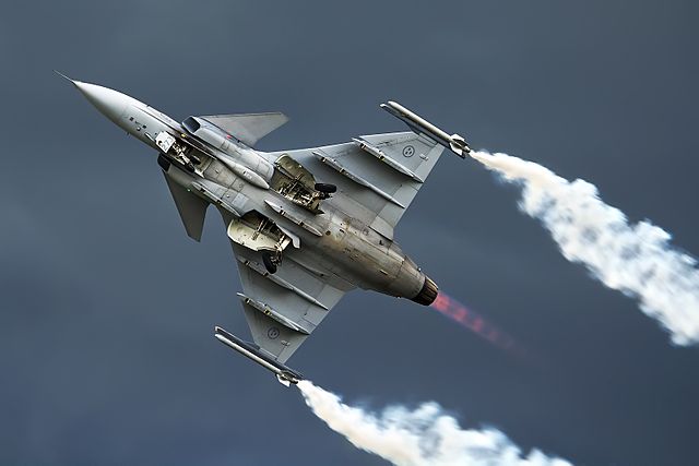 640px-Saab_JAS-39C_Gripen%2C_Sweden_-_Air_Force_AN2279593.jpg