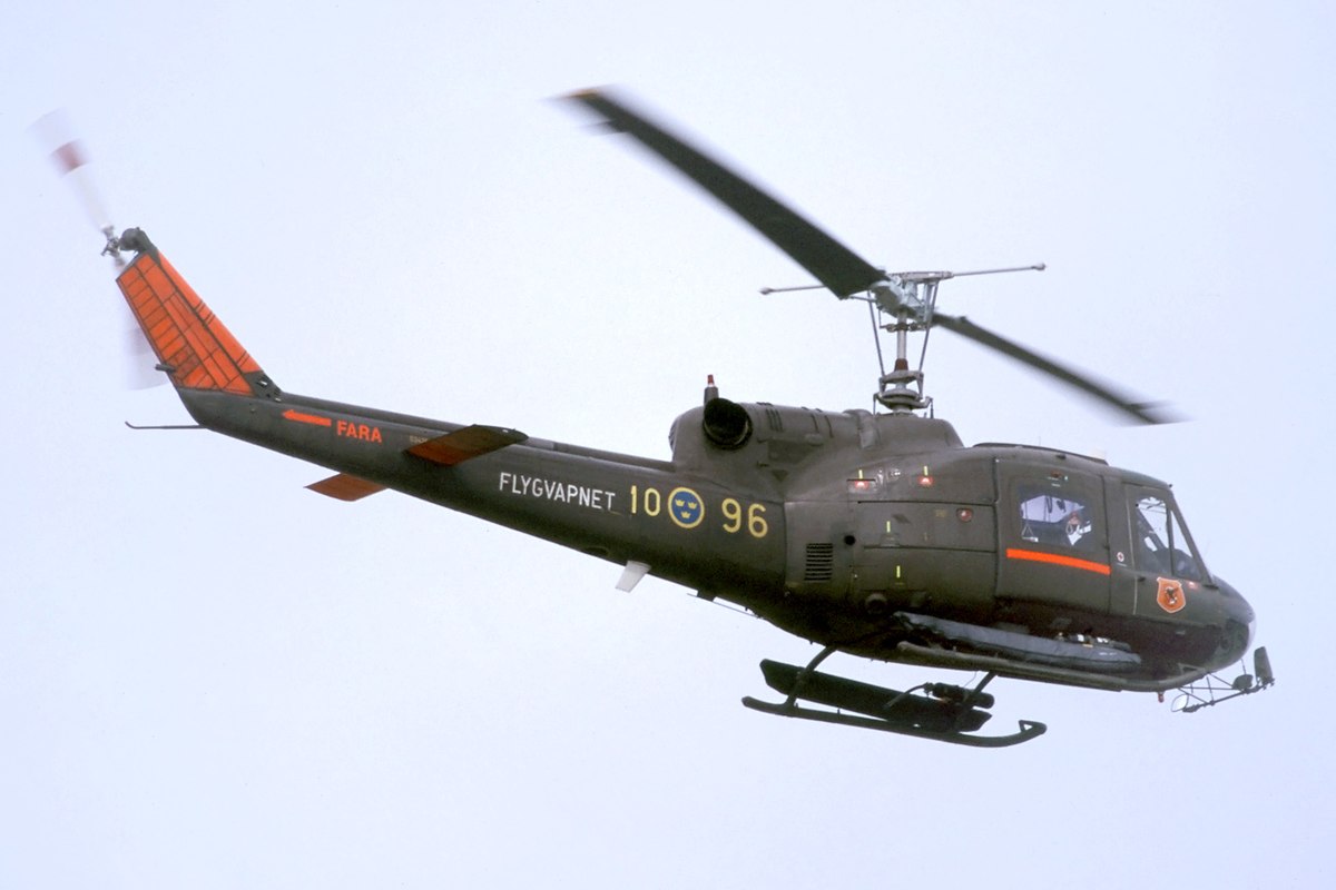 1200px-AB204_Swedish_Air_Force_%2827882428255%29.jpg
