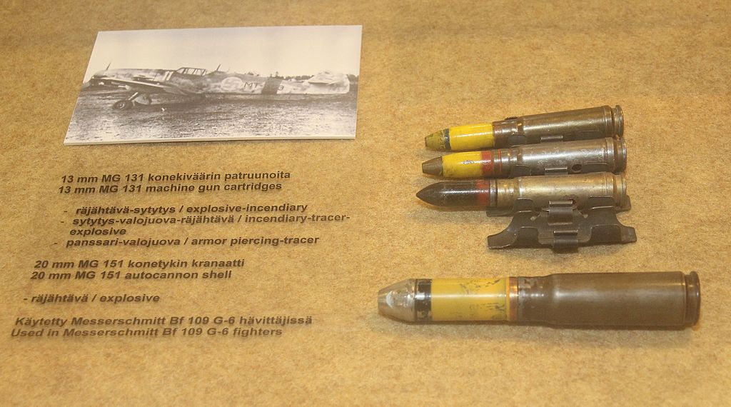 1024px-13_mm_MG_131_20_mm_MG_151-20_ammunition_Keski-Suomen_ilmailumuseo.JPG