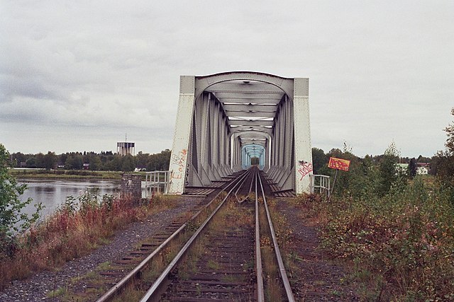 640px-Haparanda-Tornio_rail_bridge_Sep2008.jpg