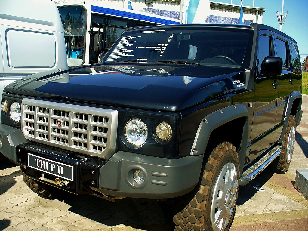 1024px-GAZ-3121_%28Tigr-2%29.jpg