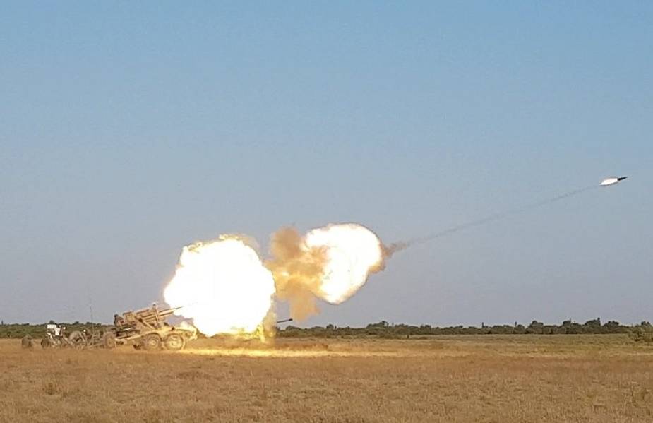 Spanish_Army_artillery_first_fires_Expal_155_mm_ER_ammunition.jpg