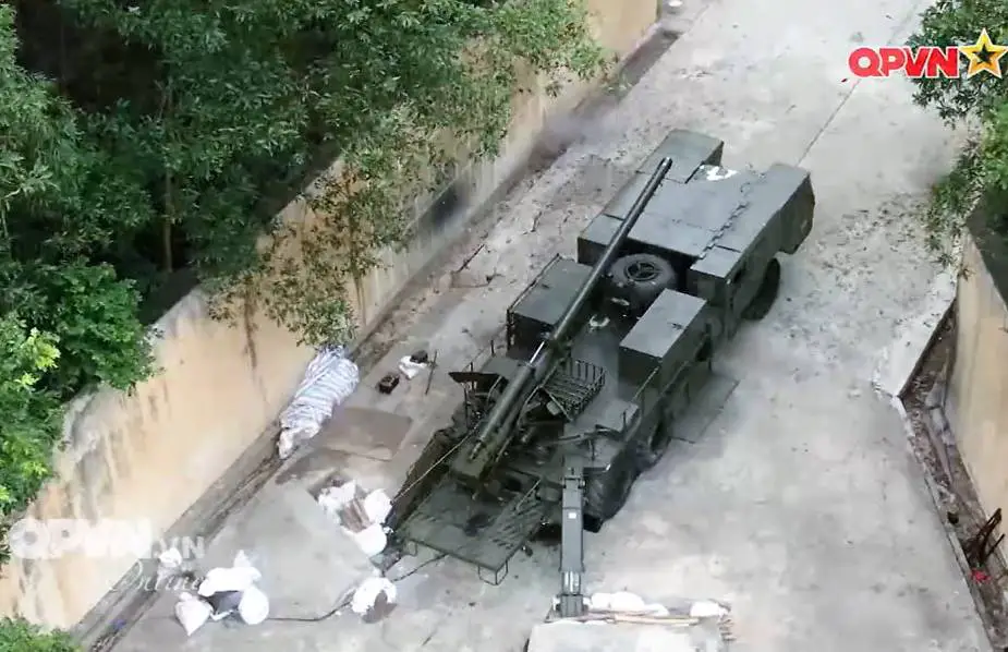 Vietnam_Military_Technical_Institute_unveils_and_tests_PTH130-K225B_130mm_SPG_3.jpg