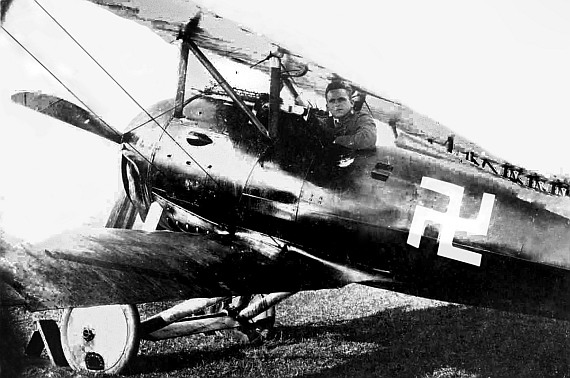 Fritz-Beckhardt-Fritz-im-Flugzeug.jpg