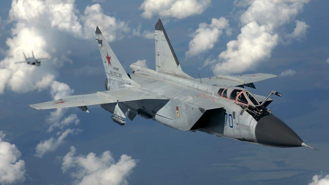 Russian_Air_Force_MiG-31_inflight_Pichugin-1118x629.jpg