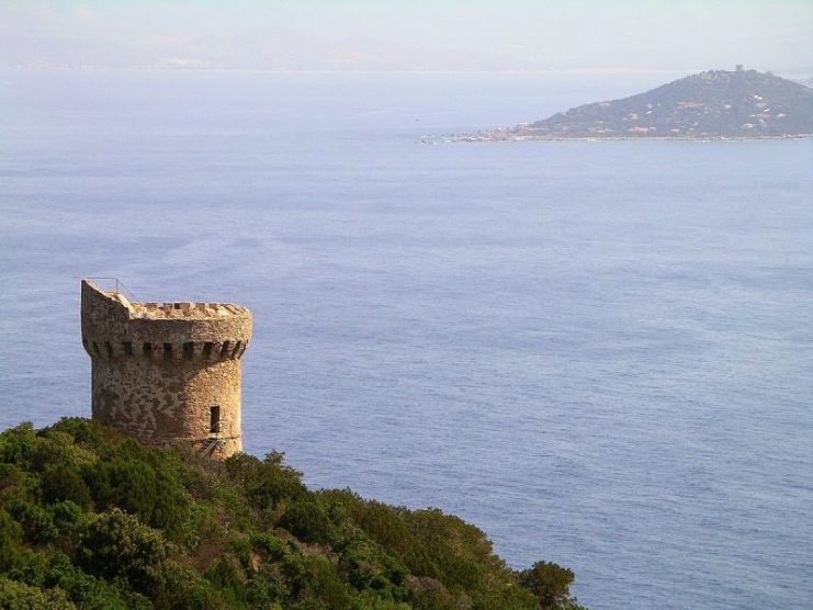 1200px-genoise_tower_in_corsica-741x556.jpg