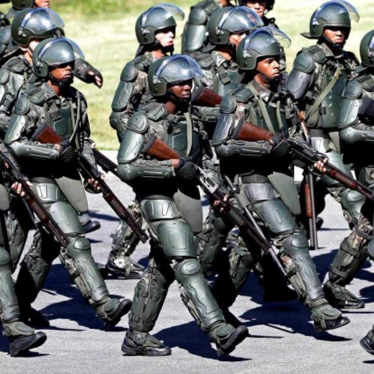 Kuvahaun tulos haulle paramilitary forces patrol brazil